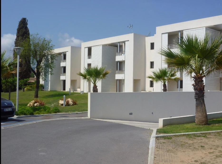 Luxury 3 Piece Garden Apartment In Cannes Marina Mandelieu Exteriör bild