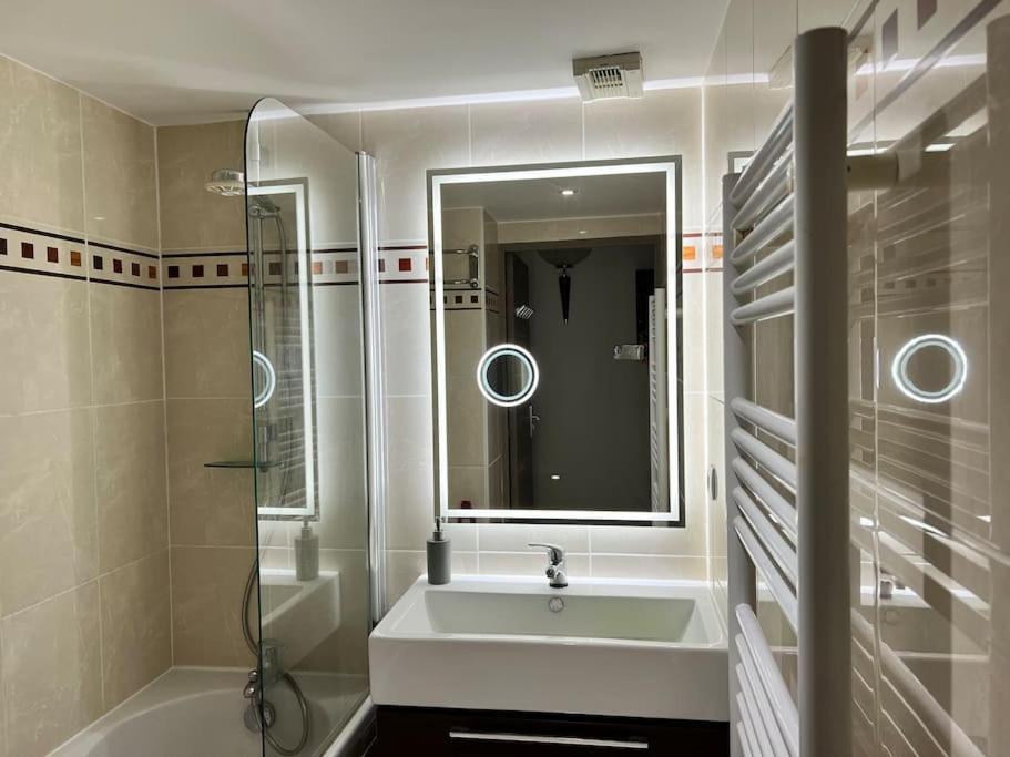 Luxury 3 Piece Garden Apartment In Cannes Marina Mandelieu Exteriör bild